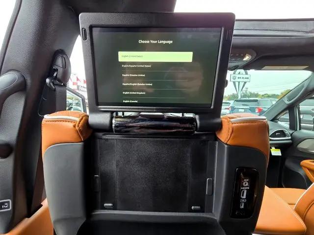 2026 Chrysler Pacifica Pinnacle