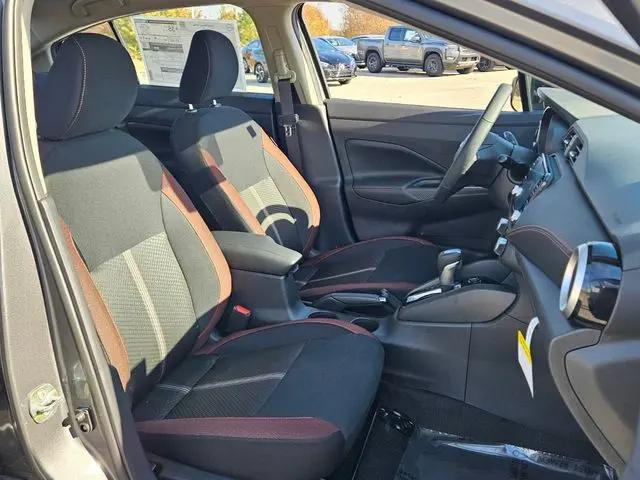 2025 Nissan Versa 1.6 SR