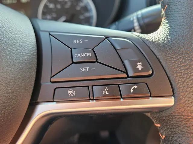 2025 Nissan Versa 1.6 SR