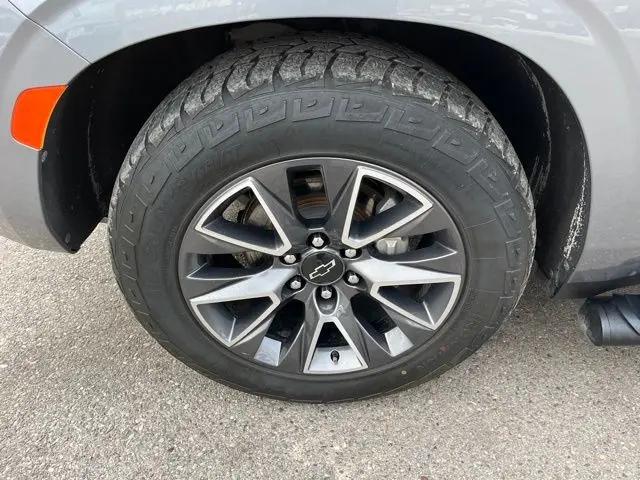 2022 Chevrolet Suburban 4WD Z71