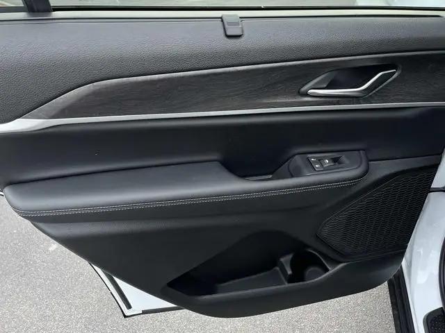2025 Jeep Grand Cherokee L Limited 4x4