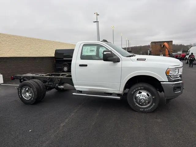 2024 Ram 3500 Tradesman/SLT
