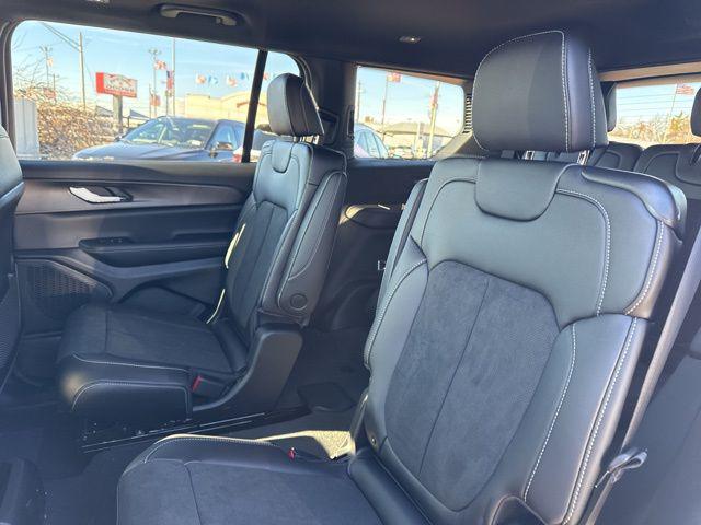 2025 Jeep Grand Cherokee L Altitude X 4x2