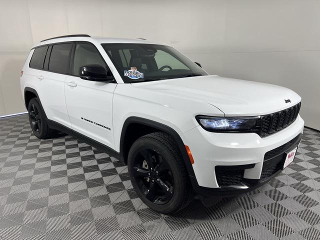 2023 Jeep Grand Cherokee L Altitude 4x4 2023 Jeep Grand Cherokee L Altitude 4x4