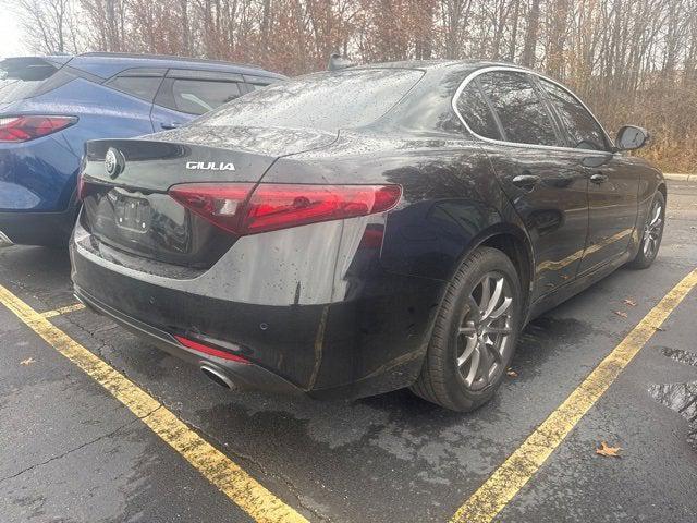 2018 Alfa Romeo Giulia AWD 2018 Alfa Romeo Giulia AWD