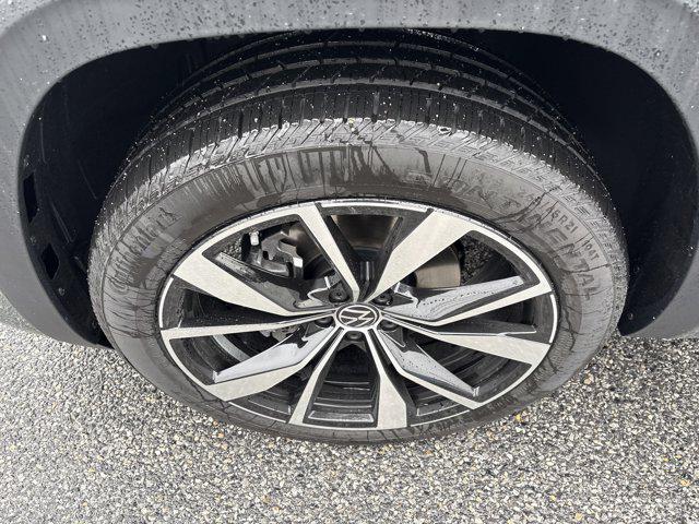 2026 Volkswagen Atlas Cross Sport SEL Premium R-Line