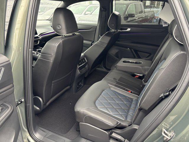 2026 Volkswagen Atlas Cross Sport SEL Premium R-Line