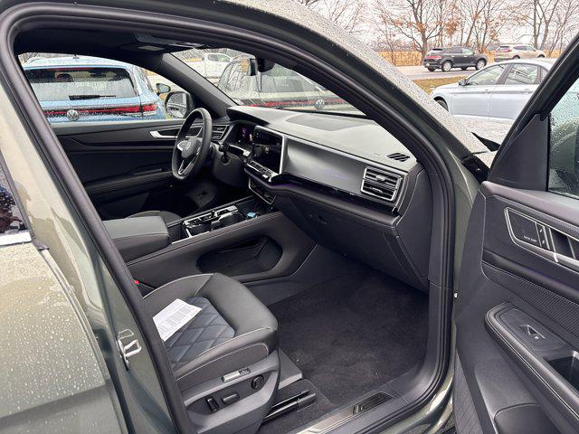 2026 Volkswagen Atlas Cross Sport SEL Premium R-Line
