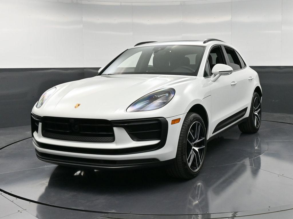 2024 Porsche Macan S photo 2