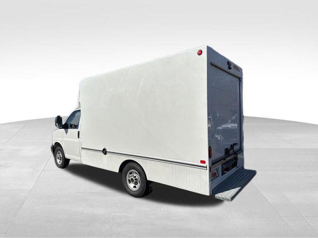 2025 GMC Savana Cutaway Work Van