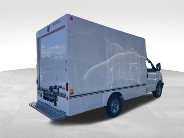 2025 GMC Savana Cutaway Work Van