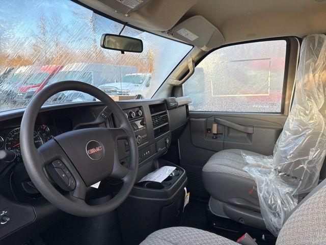 2025 GMC Savana Cutaway Work Van