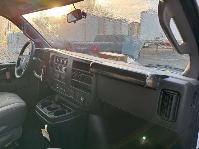 2025 GMC Savana Cutaway Work Van