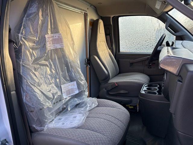2025 GMC Savana Cutaway Work Van