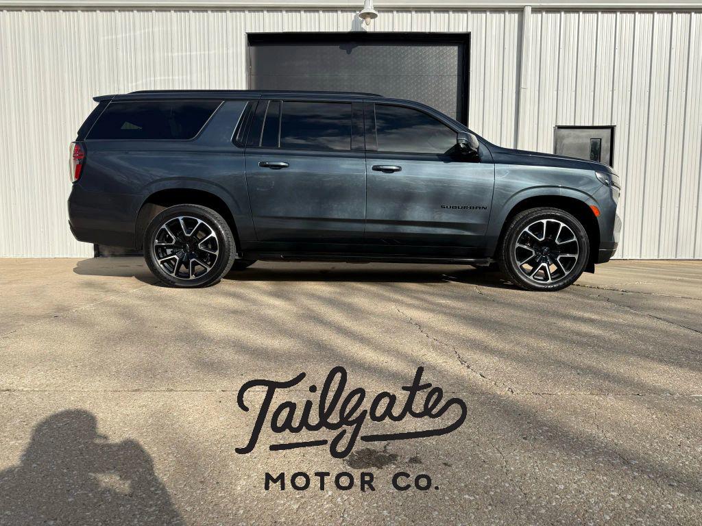 2021 Chevrolet Suburban RST's photo