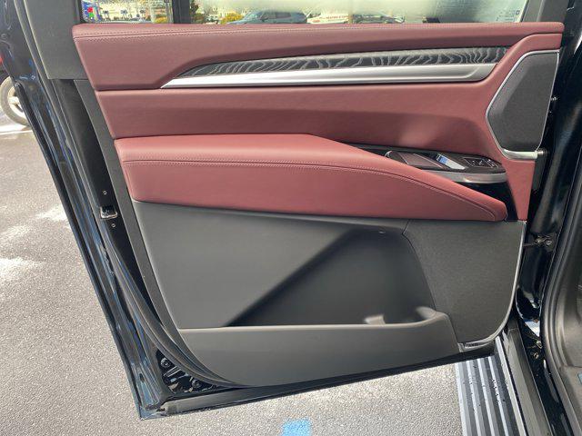 2026 Cadillac Escalade ESV Luxury