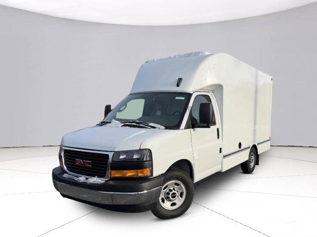 2025 GMC Savana Cutaway Work Van