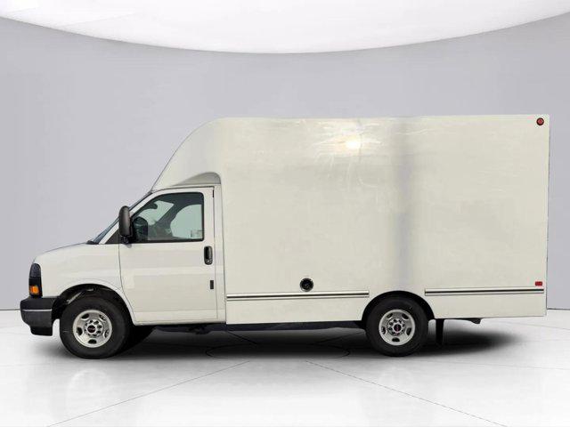 2025 GMC Savana Cutaway Work Van