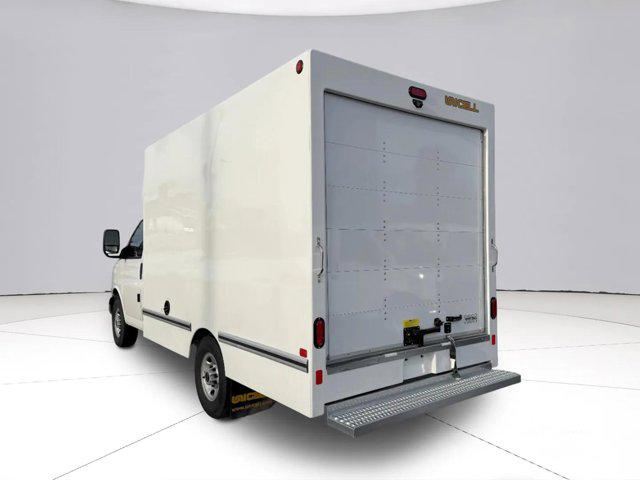 2025 GMC Savana Cutaway Work Van