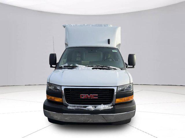 2025 GMC Savana Cutaway Work Van