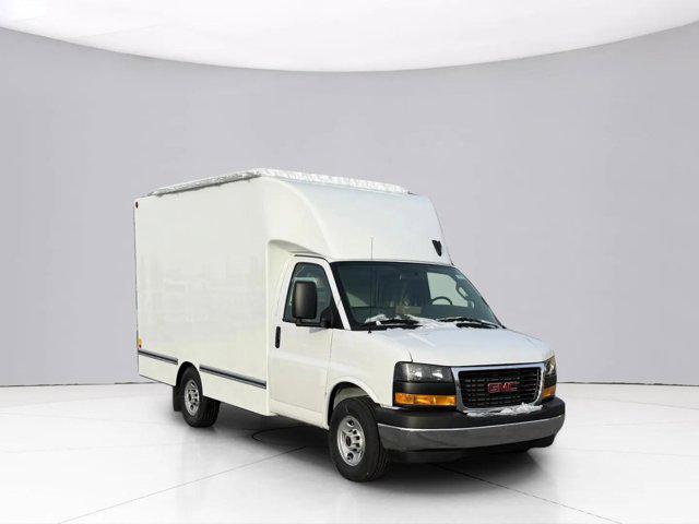 2025 GMC Savana Cutaway Work Van