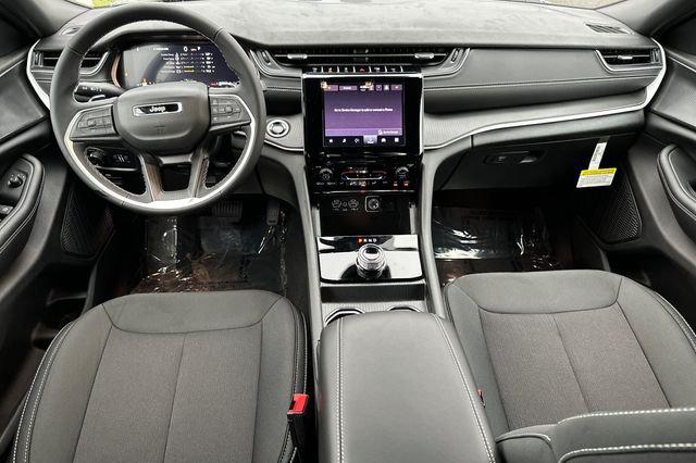 2025 Jeep Grand Cherokee Laredo X 4x2