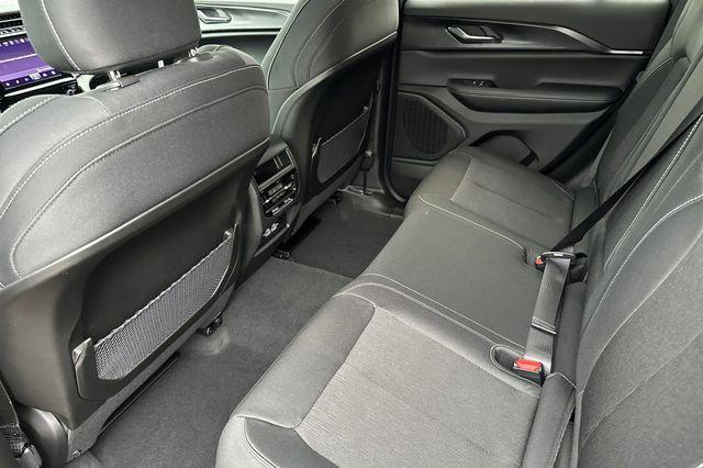 2025 Jeep Grand Cherokee Laredo X 4x2