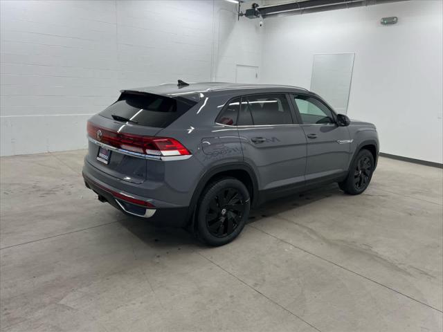 2026 Volkswagen Atlas Cross Sport SE with Technology