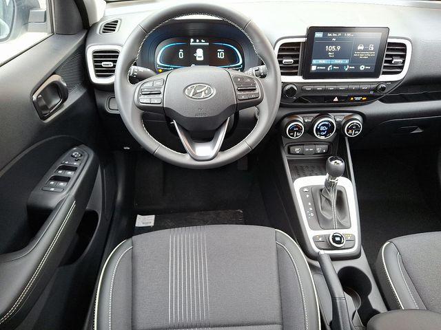 2026 Hyundai Venue SEL w/Two-Tone Roof