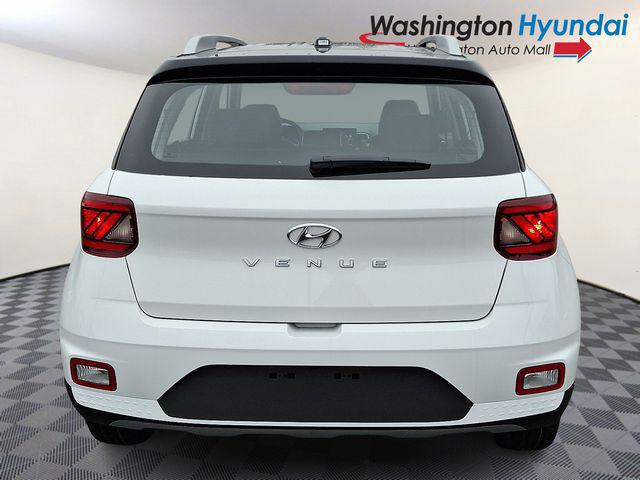 2026 Hyundai Venue SEL w/Two-Tone Roof