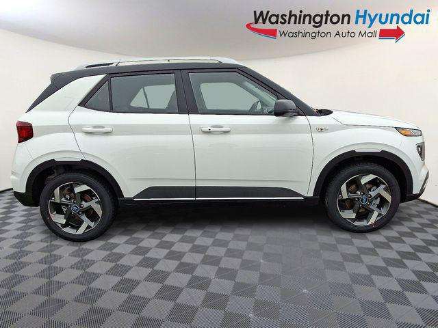 2026 Hyundai Venue SEL w/Two-Tone Roof