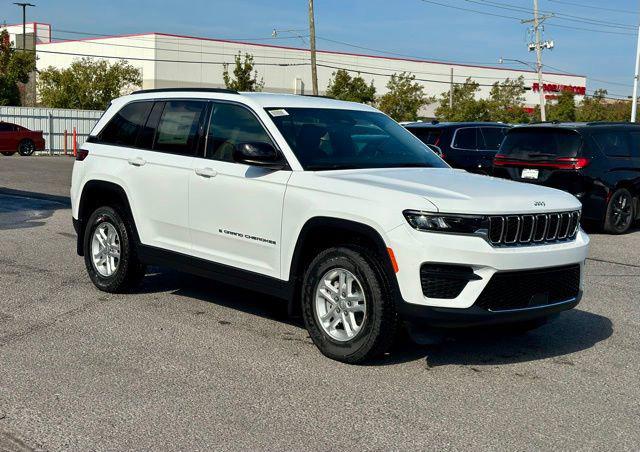 2025 Jeep Grand Cherokee GRAND CHEROKEE LAREDO 4X2