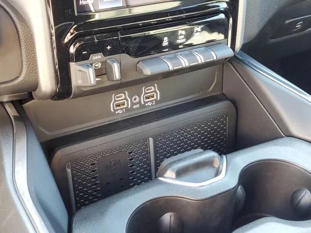 2026 Ram 1500 Laramie Crew Cab 4x4 5'7" Box