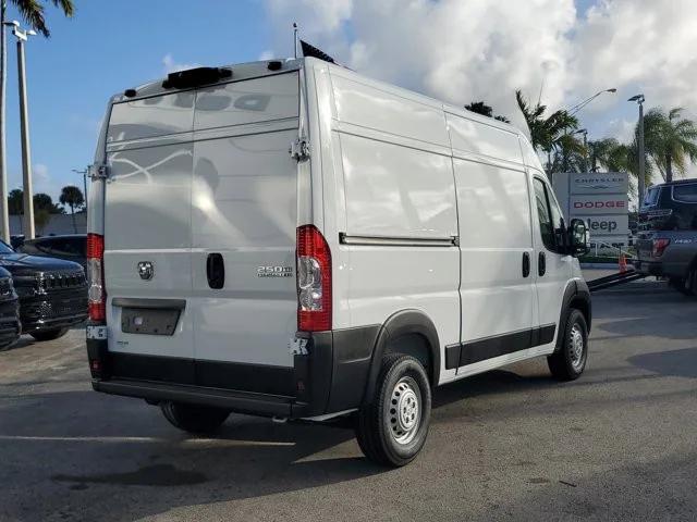 2026 Ram ProMaster Cargo Van Tradesman High Roof 136" WB w/Pass Seat