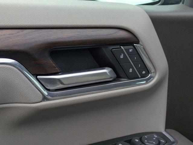 2025 GMC Sierra 1500 4WD Crew Cab Short Box SLT