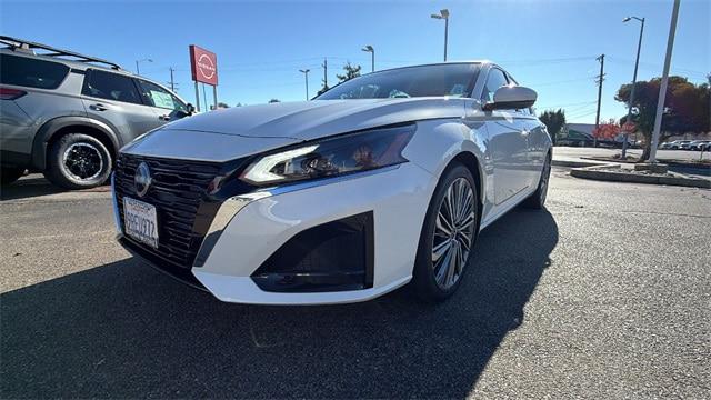 2025 Nissan Altima SL FWD