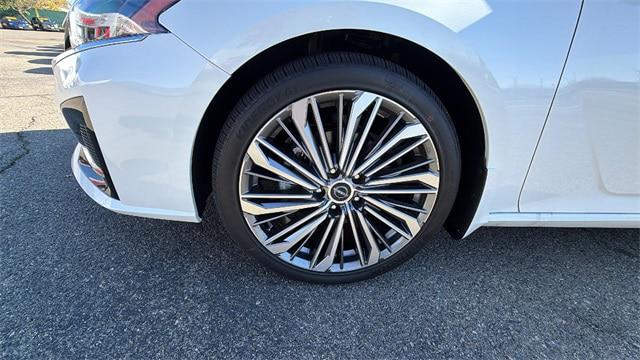 2025 Nissan Altima SL FWD