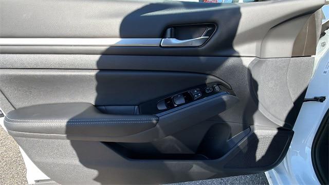 2025 Nissan Altima SL FWD