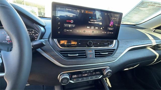 2025 Nissan Altima SL FWD