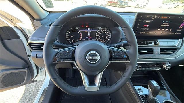 2025 Nissan Altima SL FWD