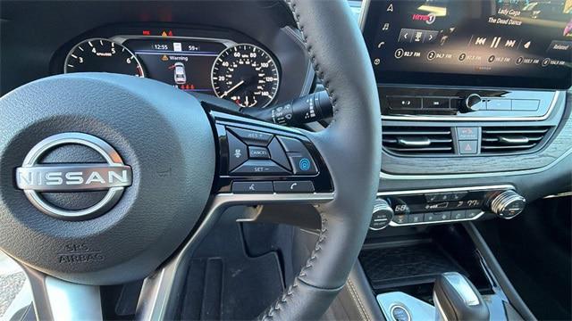 2025 Nissan Altima SL FWD
