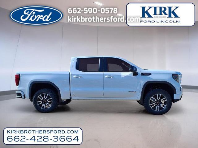 2023 GMC Sierra 1500 4WD Crew Cab Short Box AT4