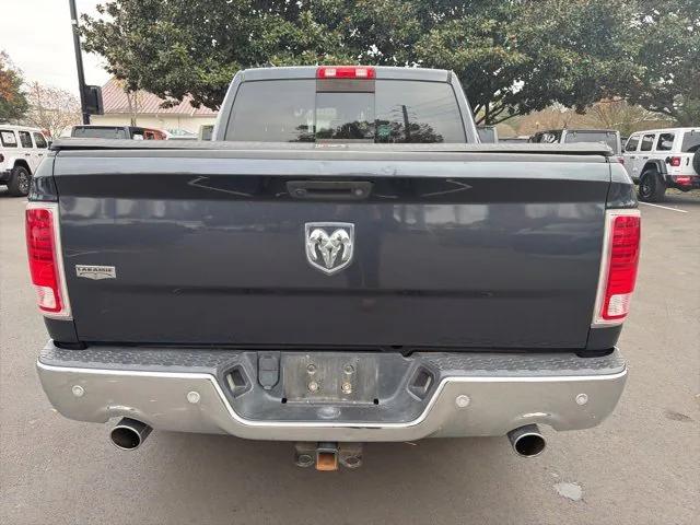 2017 RAM 1500 Laramie Crew Cab 4x2 57 Box