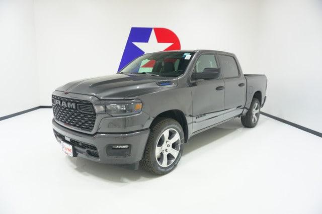 2026 RAM Ram 1500 RAM 1500 EXPRESS CREW CAB 4X2 57 BOX