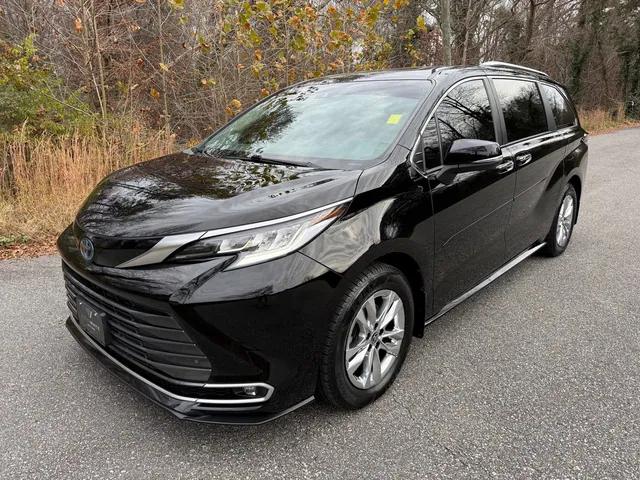 2023 Toyota Sienna Limited