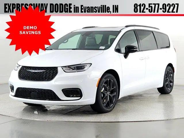 2026 Chrysler Pacifica Limited for sale in Evansville, IN