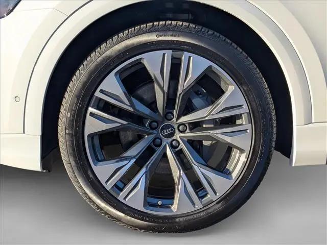 2026 Audi Q8 Premium Plus 55 TFSI quattro Tiptronic