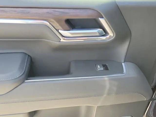 2026 GMC Sierra 1500 Crew Cab, Short Bed, SLT, 4WD