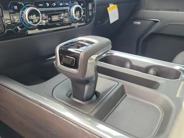 2026 GMC Sierra 1500 Crew Cab, Short Bed, SLT, 4WD