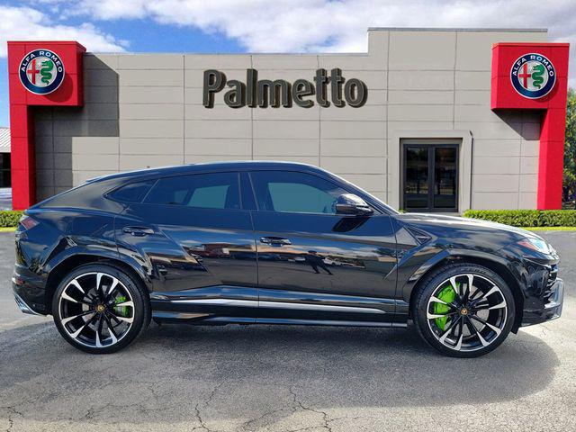 2022 Lamborghini Urus Pearl Capsule AWD